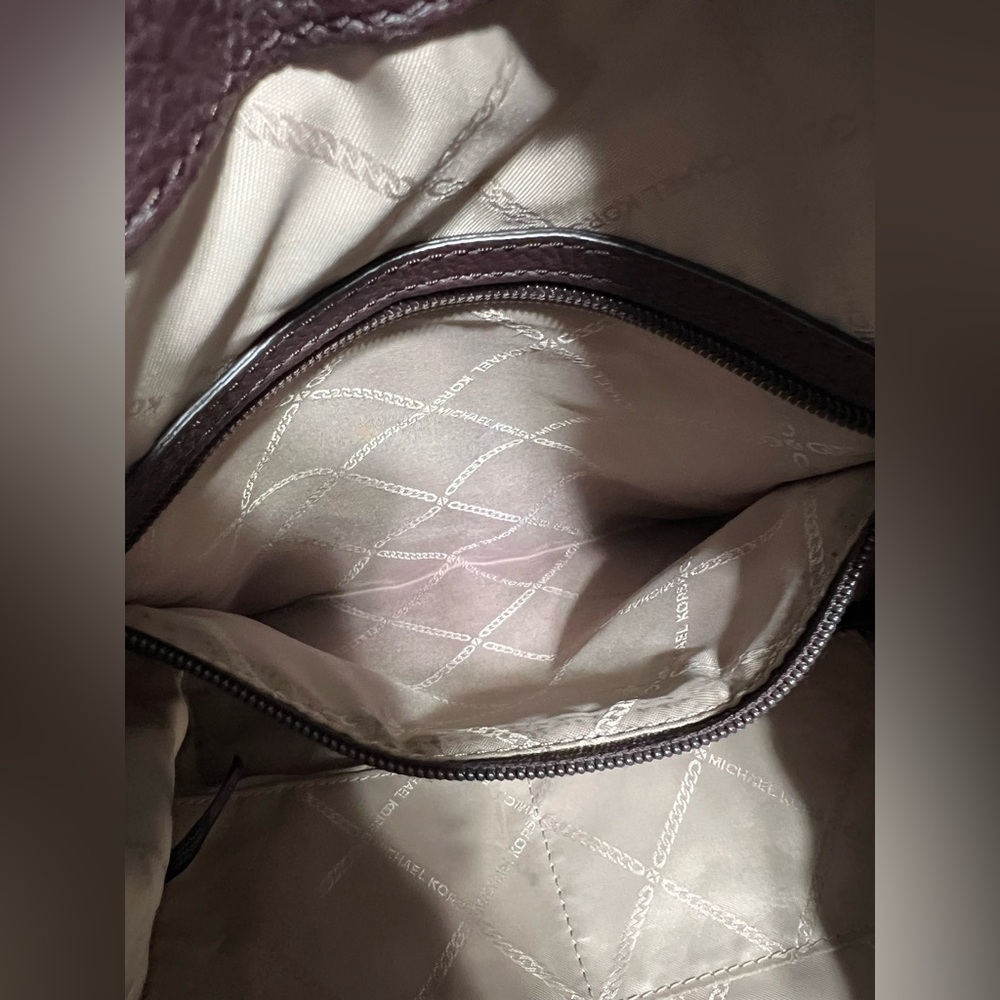 Michael Kors Brooke Bucket Bag - Picture 8 of 10